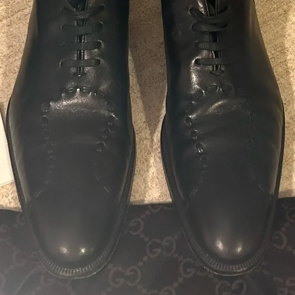 Gucci black leather lace up Oxford shoes size 12